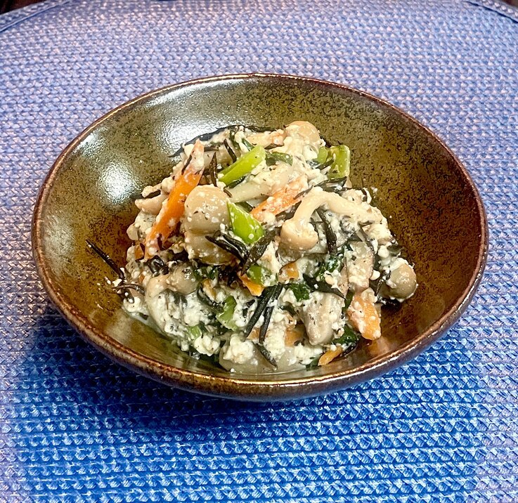 栄養満点の副菜♡ひじきとキノコと小松菜の白あえ